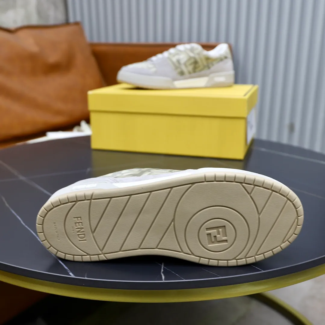 Ex-factory price: 580🔥Couple model (top original order) Brand: FENDI Size: 35-44 (customized for men 38 and 45) Grade: original order quality high version Material: imported original cowhide stitching➕ high-quality and comfortable lining original TPU lightweight non-slip outsole Style category: travel fashion casual shoes versatile trend